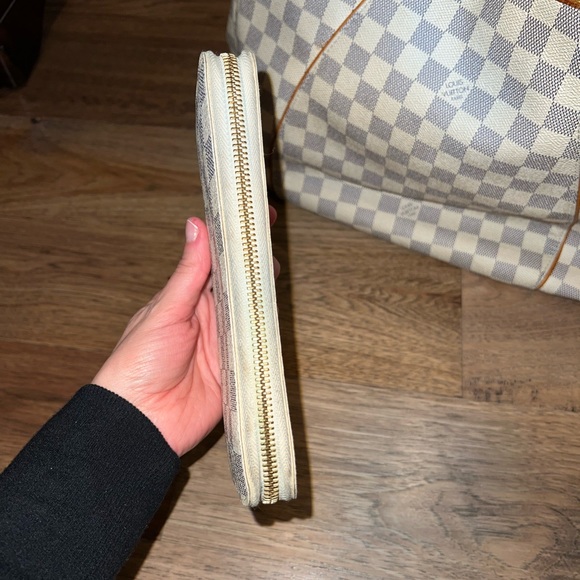 Zippy Wallet - Picture 3 of 9